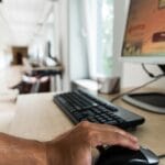 Jak sprawić, by kieliszki „śpiewały”?