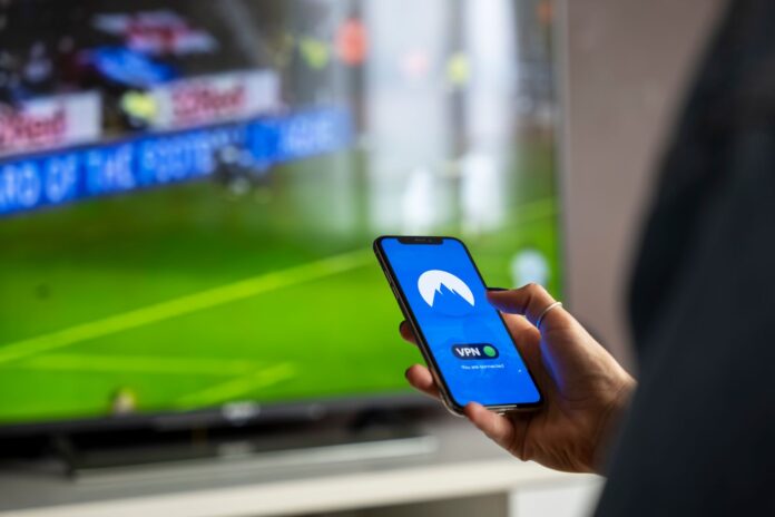 Kiedy darmowy VPN zagraża Twojej prywatności? Lista sygnałów ostrzegawczych